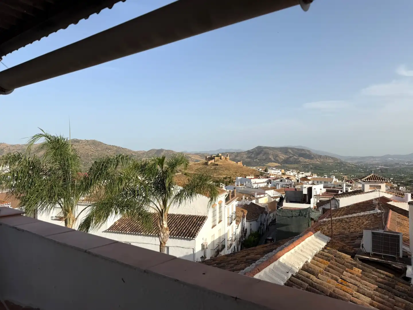 Vista exterior de Casa o xalet en venda en Álora amb Aire condicionat, Terrassa i Moblat