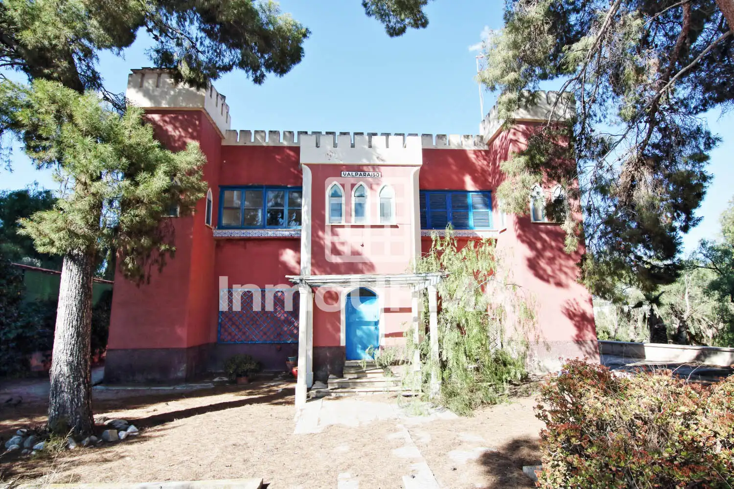 Vista exterior de Casa o xalet en venda en Elda amb Jardí privat