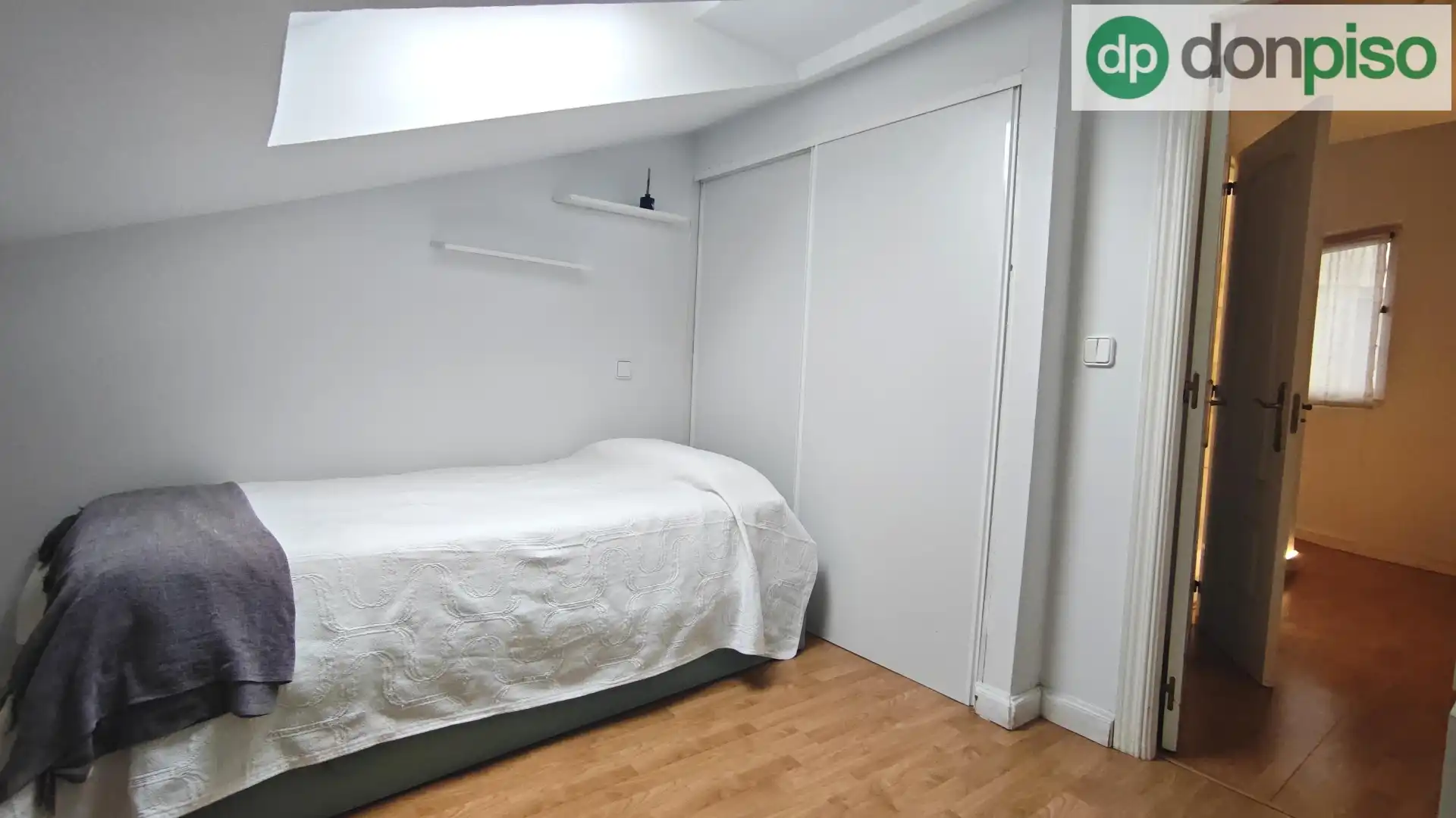 Dormitori de Dúplex en venda en Santander amb Calefacció i Moblat