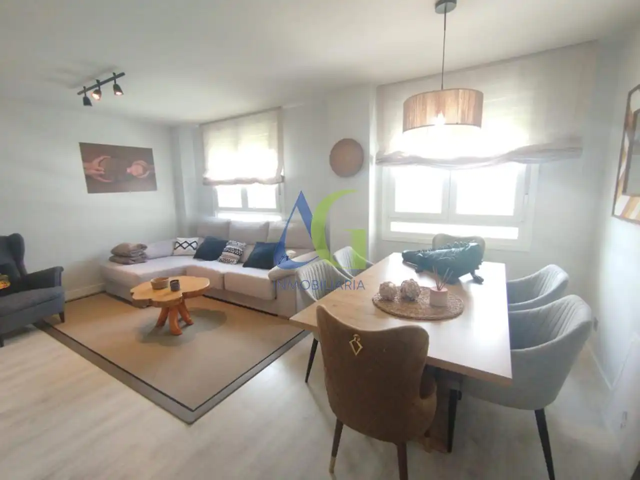 Living room of Flat for sale in Villaquilambre  with Heating, Parquet flooring and Terrace