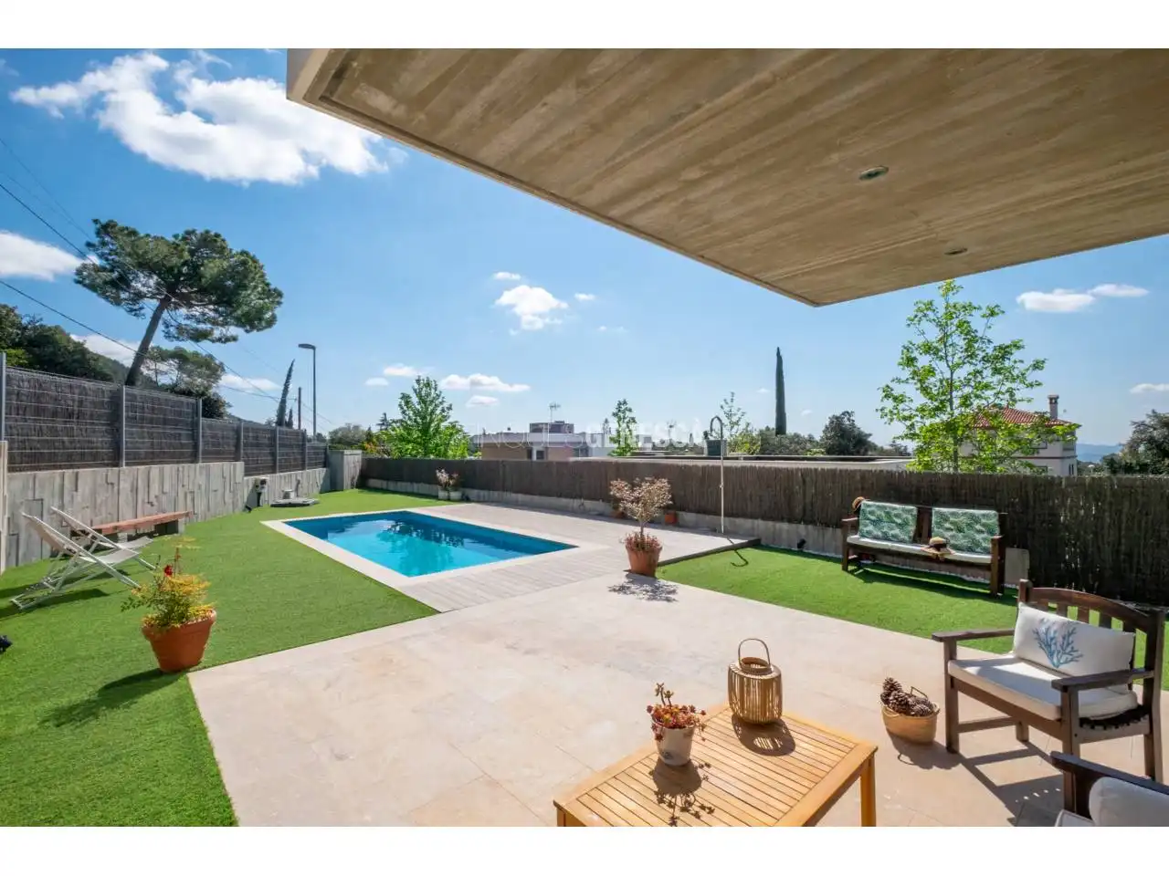 Piscina de Casa o xalet en venda en Matadepera amb Aire condicionat, Calefacció i Jardí privat