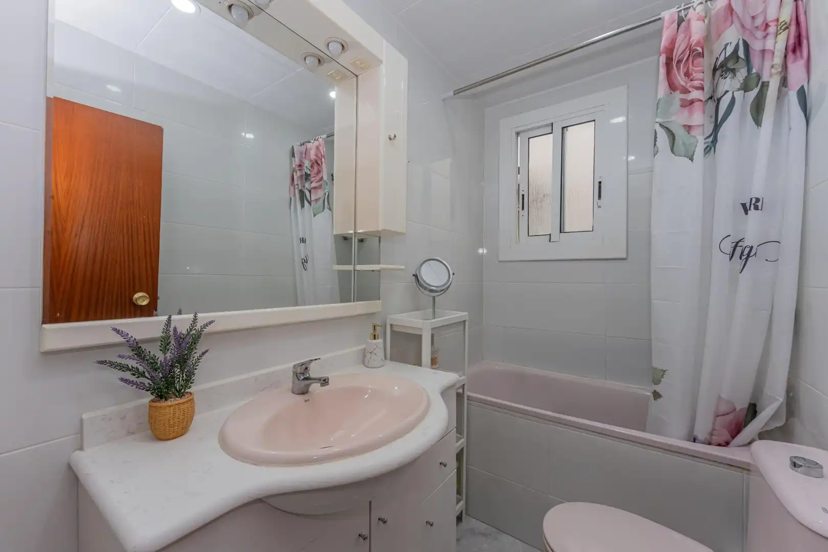 Badezimmer von Wohnung zum Verkauf in Viladecans