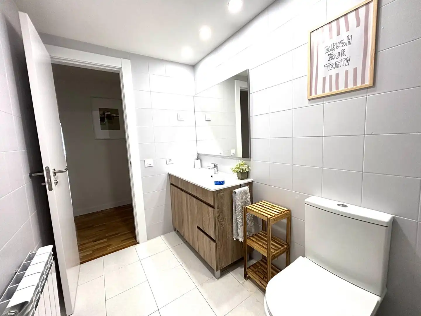 Bathroom of Flat for rent in  Pamplona / Iruña  with Heating, Parquet flooring and Terrace