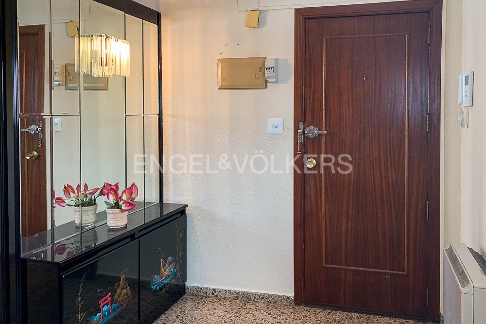 Apartment for sale in Requena  with Air Conditioner, Heating and Storage room