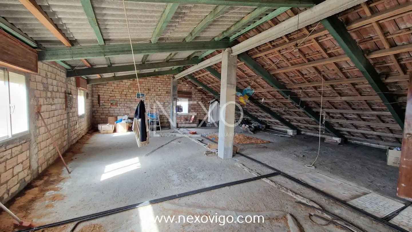 Casa o xalet en venda en Cangas  amb Calefacció, Jardí privat i Parquet