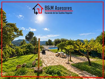 House with pool for sale in Corbera de Llobregat