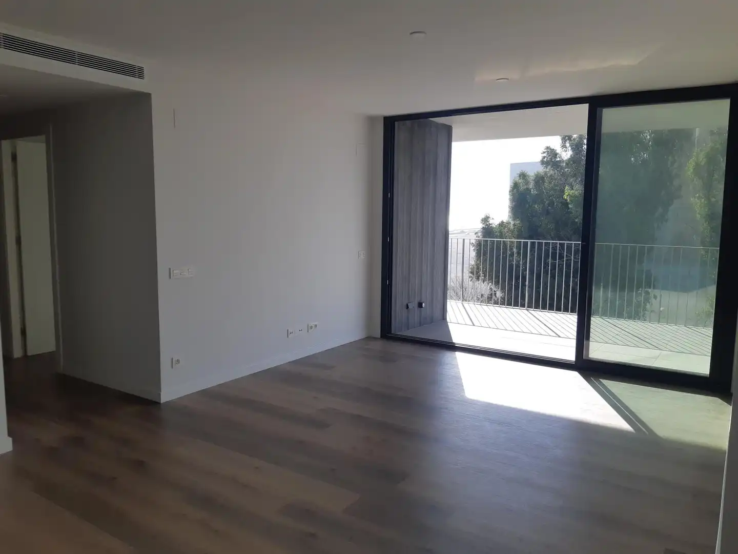 Habitación de Piso de alquiler en Badalona con Calefacción, Jardín privado y Terraza