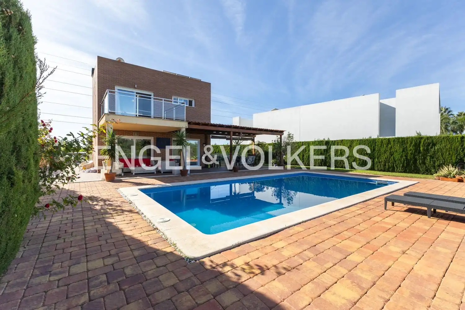 Swimming pool of Houses for sale in Torre en Conill - Cumbres de San Antonio 