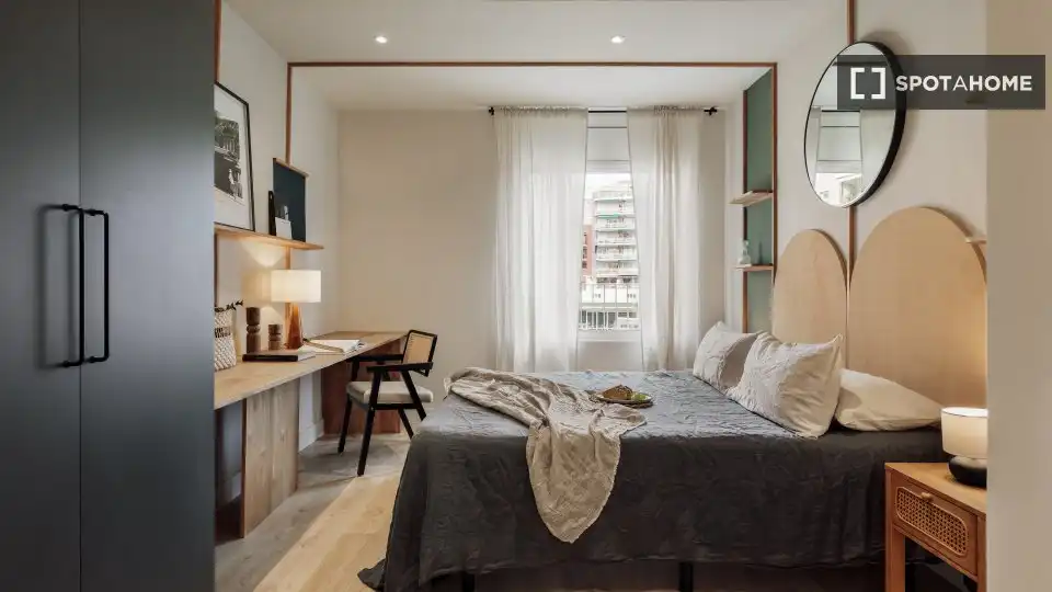 Dormitori de Apartament per a compartir en Barcelona amb Aire condicionat, Terrassa i Moblat