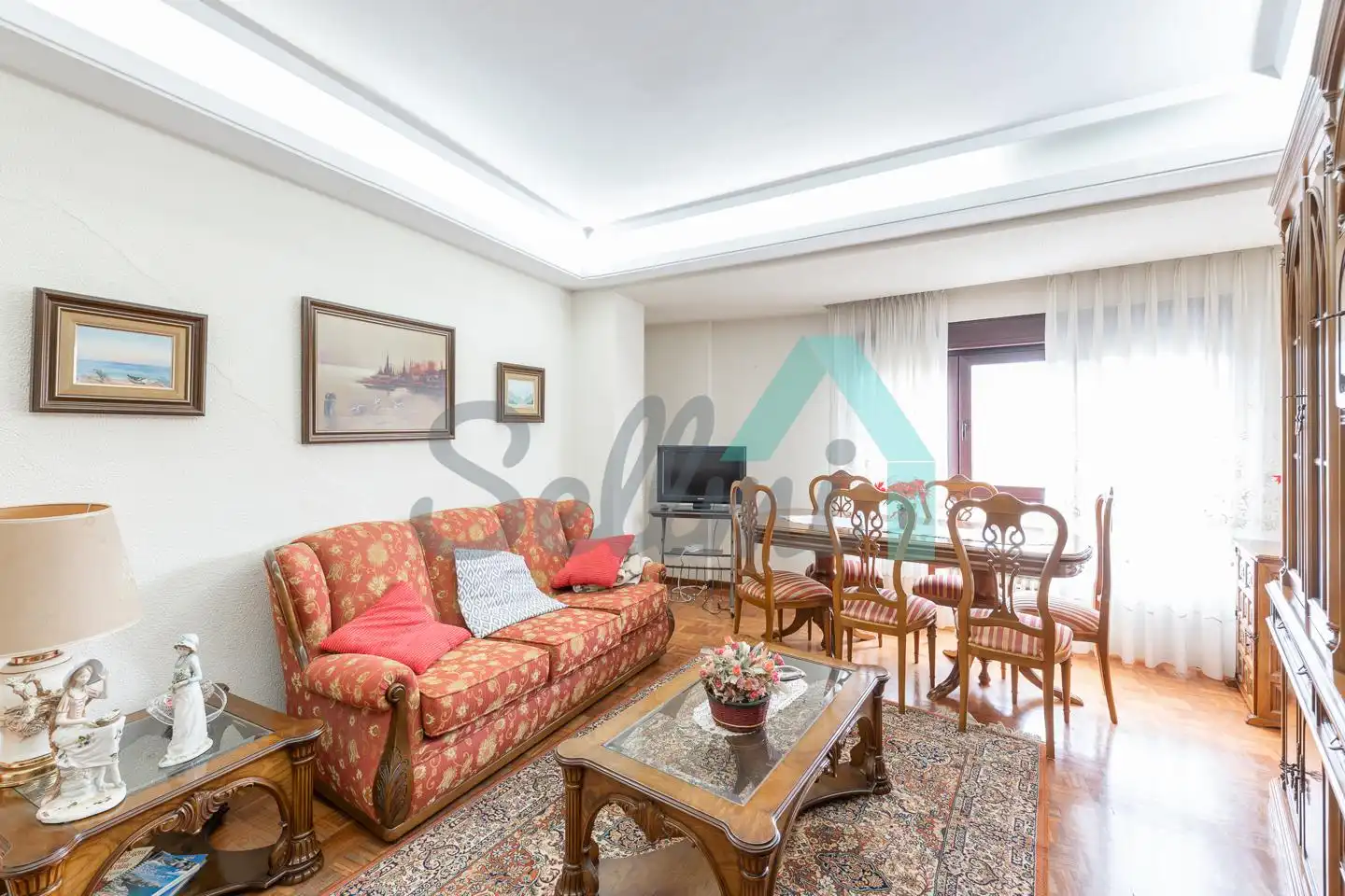 Sala d'estar de Pis de lloguer en Oviedo  amb Calefacció, Parquet i Terrassa