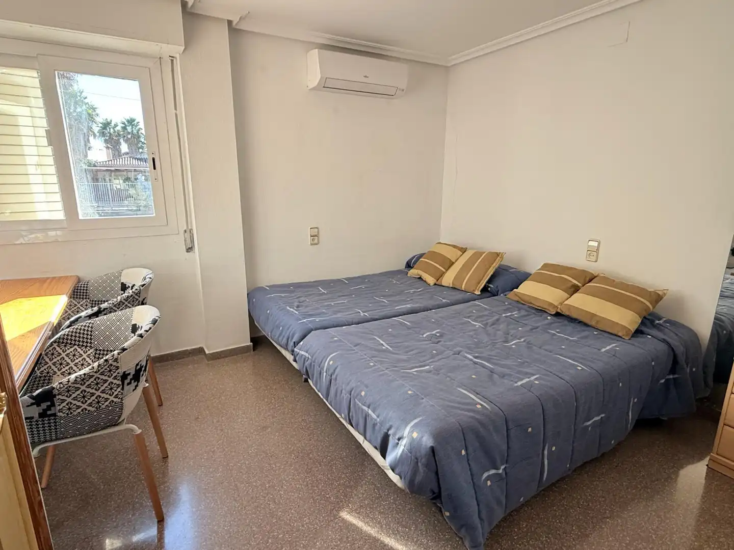 Habitación de Casa o chalet en venta en Alicante / Alacant con Jardín privado y Piscina comunitaria