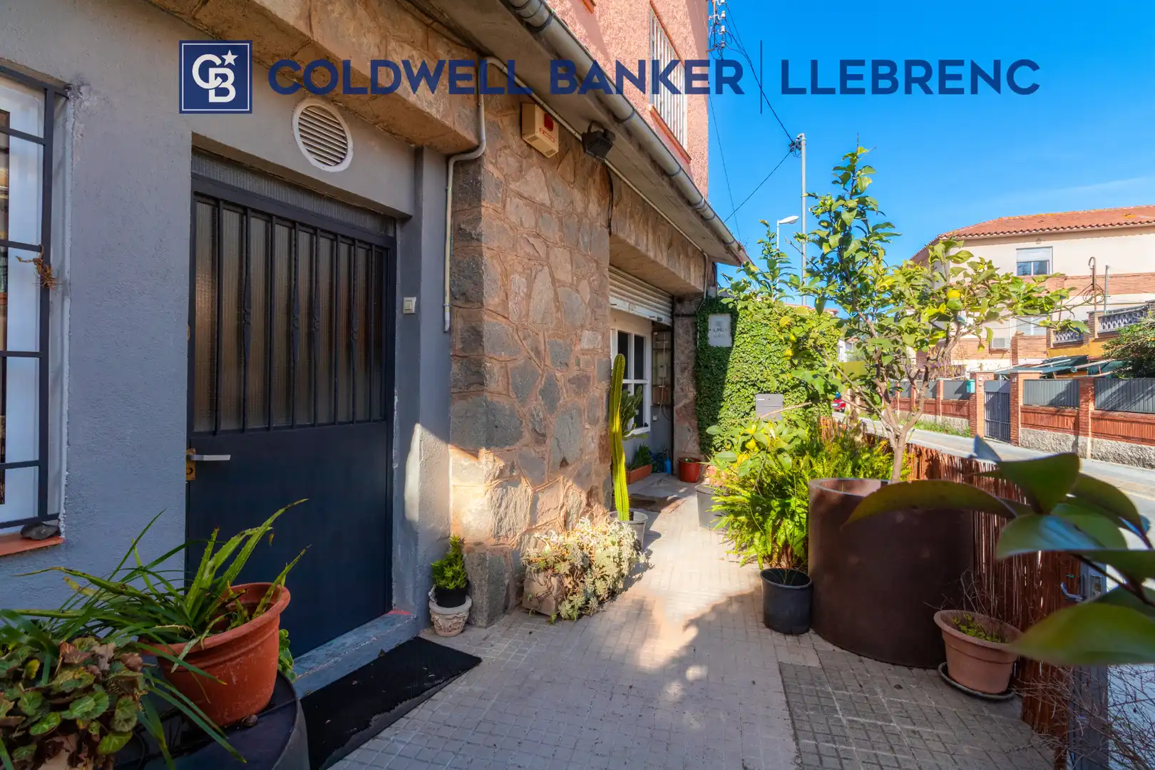 Vista exterior de Local en venta en Sant Cugat del Vallès con Calefacción y Internet