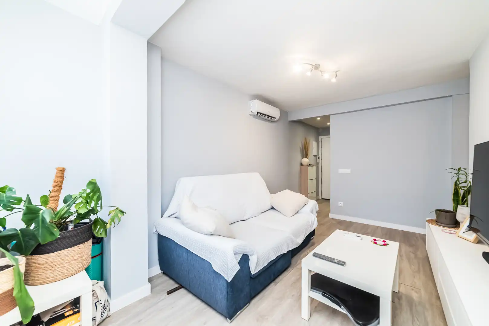 Living room of Flat for sale in Leganés  with Air Conditioner, Heating and Storage room