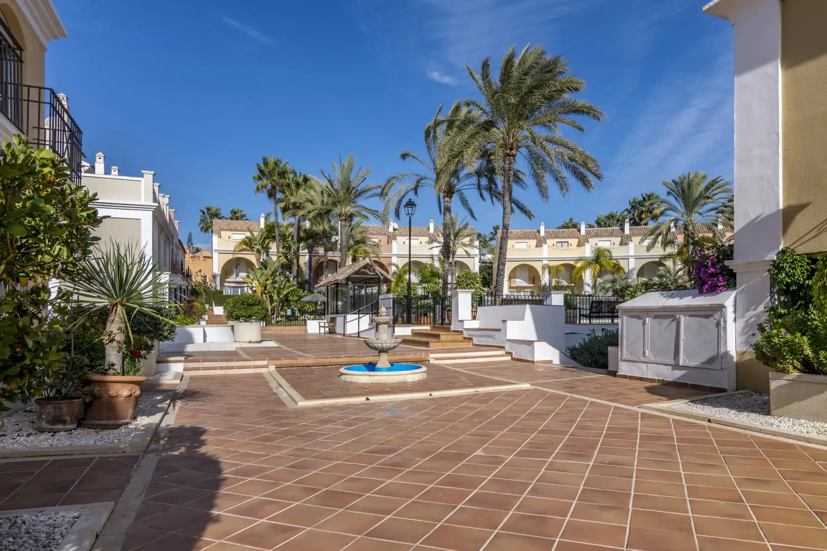 Casa adosada en venta en Lugar Urbanizacion Bahia Marbella, Bahía de Marbella