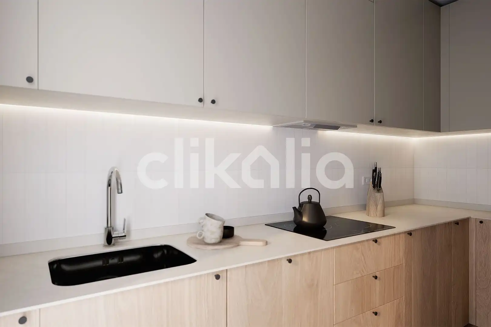 Kitchen of Flat for sale in Sevilla  with Air Conditioner and Terrace