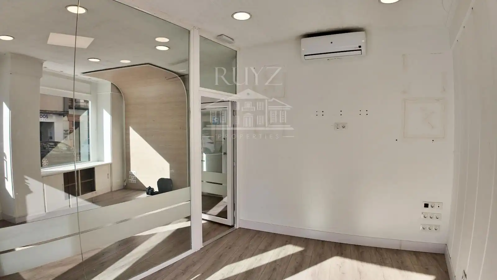 Commercial properties for rent in Motril  with Air Conditioner