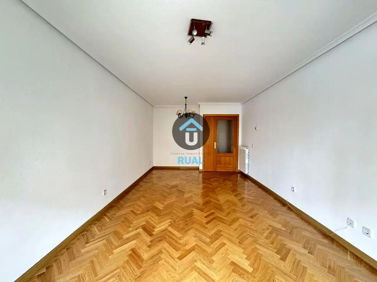 Living room of Flat for rent in Madrid  with Heating, Storage room and Community pool