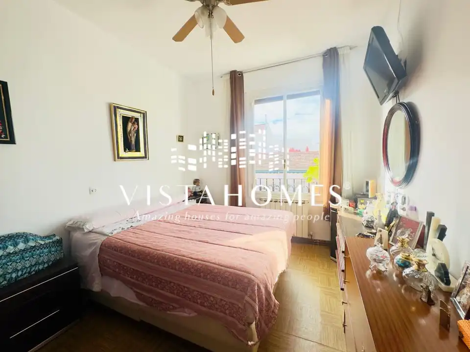 Schlafzimmer von Wohnung zum Verkauf in Madrid mit Klimaanlage, Heizung und Balkon