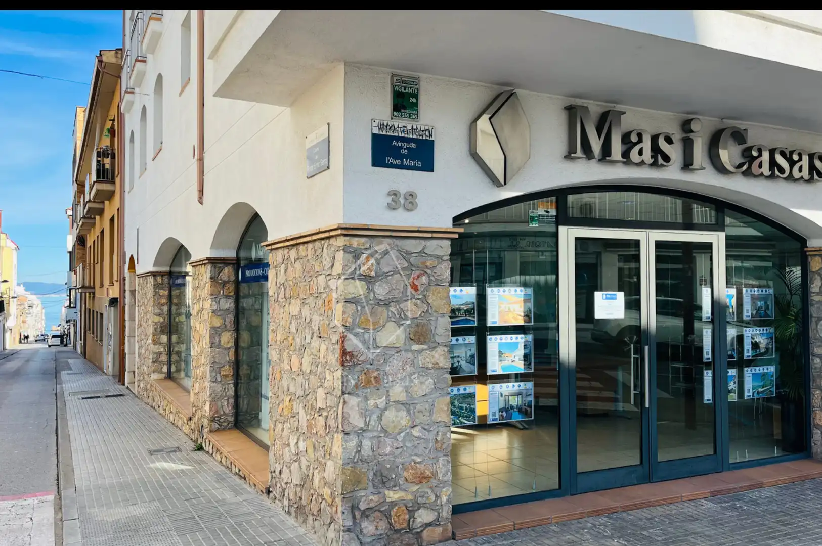 Vista exterior de Apartament en venda en L'Escala amb Aire condicionat, Calefacció i Parquet