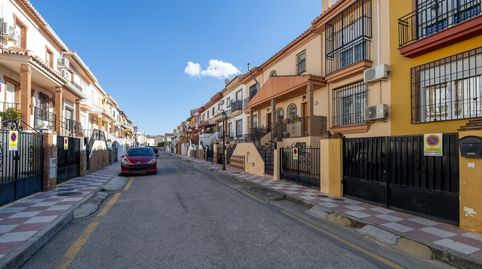 Foto 2 de Casa adosada en venta en Calle de Rosalía de Castro, Cúllar Vega, Granada