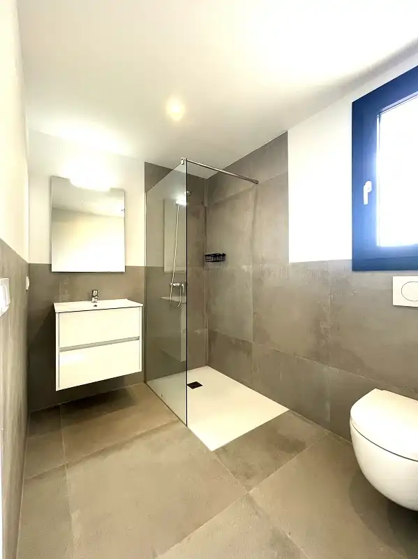 Badezimmer von Haus oder Chalet zum Verkauf in Llucmajor mit Klimaanlage, Privatgarten und Terrasse