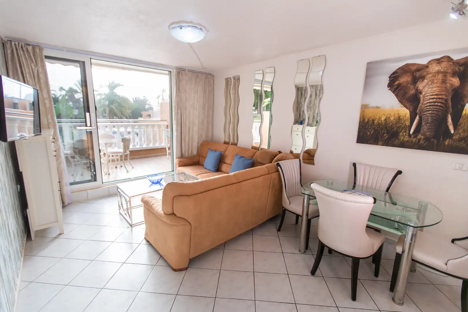 Apartamento con terraza en venta en Avenida Rafael Puig Lluvina 16, imagen 2