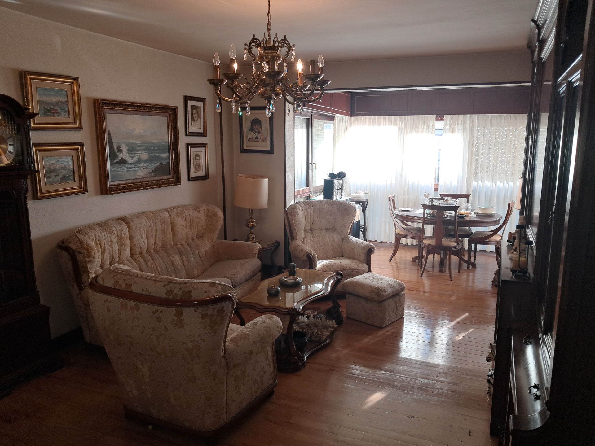 Sala d'estar de Pis en venda en Bilbao  amb Calefacció i Moblat