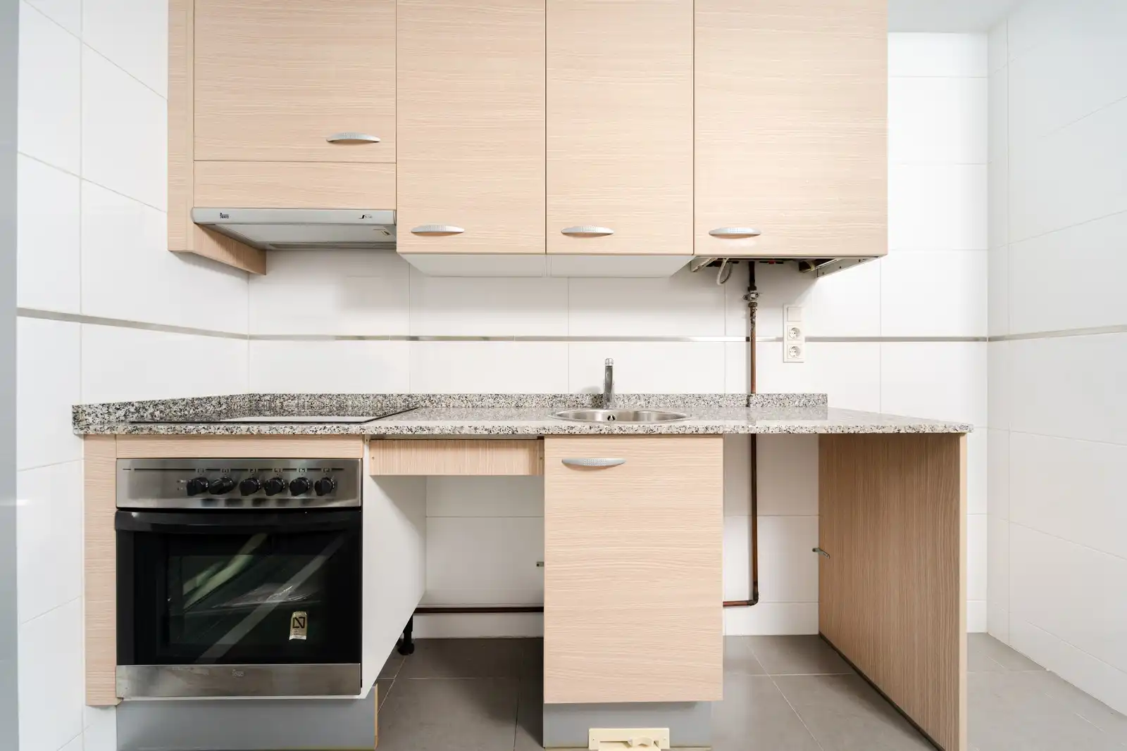 Cuina de Pis en venda en Oviedo  amb Aire condicionat, Terrassa i Traster