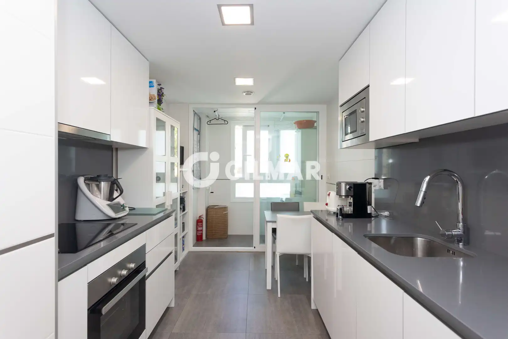 Cocina de Piso en venta en Madrid con Calefacción, Trastero y Piscina