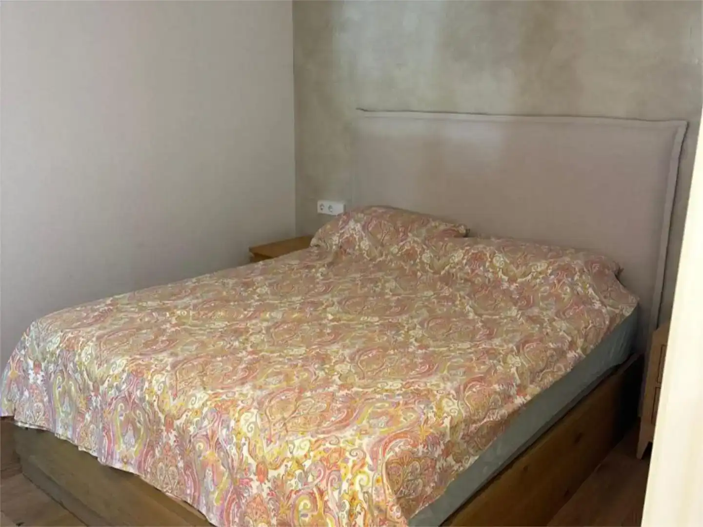 Dormitori de Apartament en venda en Cadaqués amb Aire condicionat i Balcó