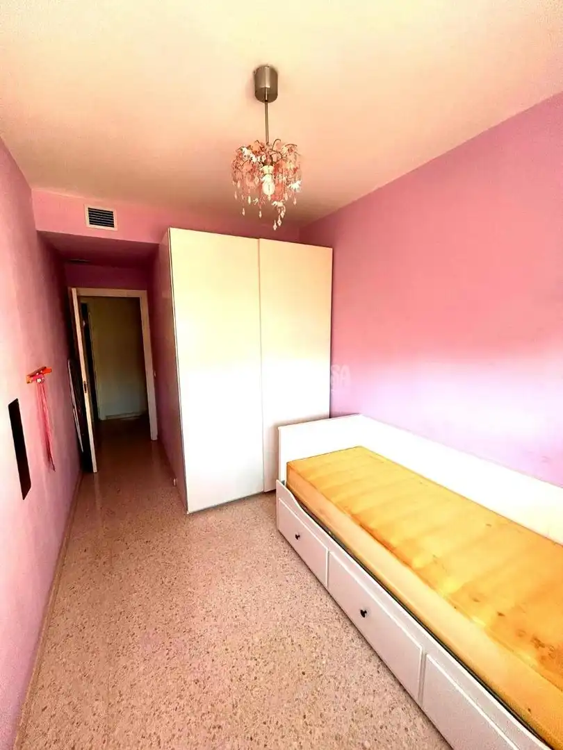 Bedroom of Flat for sale in Sevilla  with Air Conditioner
