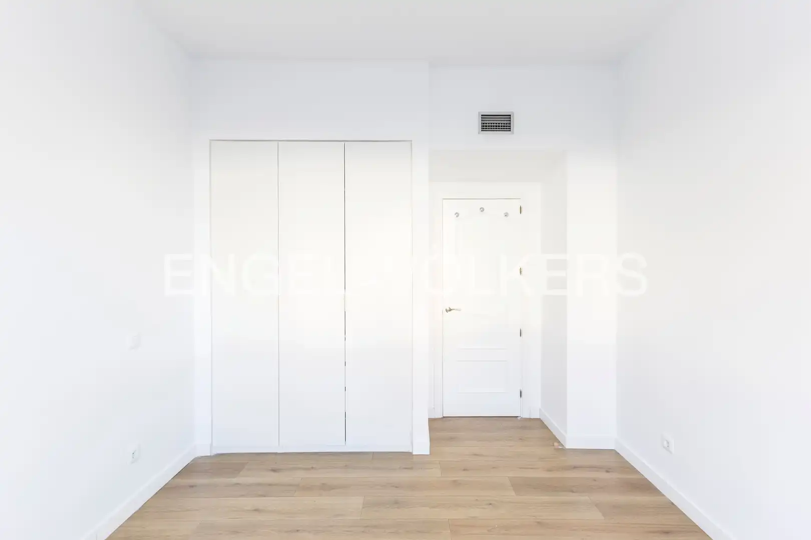 Schlafzimmer von Wohnung zur Miete in Madrid mit Klimaanlage, Heizung und Parkett
