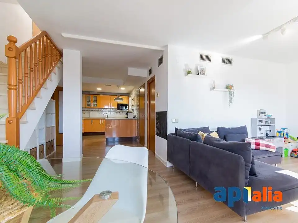 Sala de estar de Ático en venta en Pineda de Mar con Aire acondicionado, Calefacción y Terraza