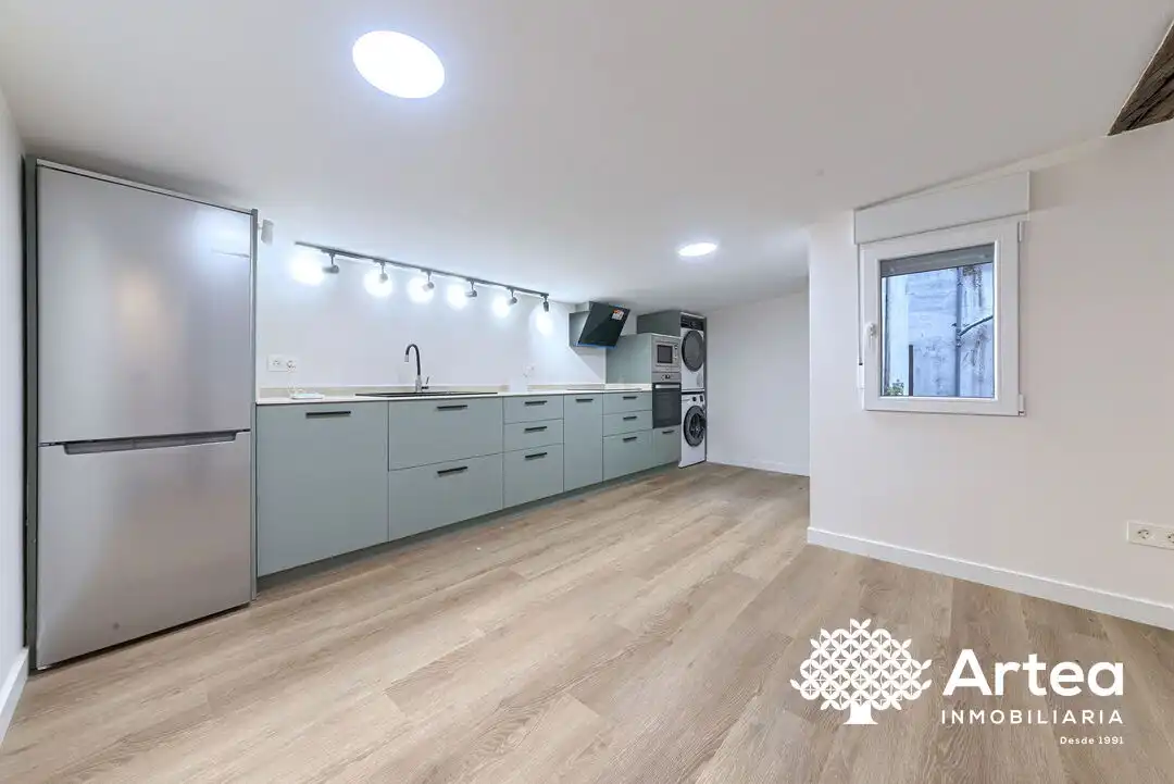 Piso en venta en Bilbao  con Balcón y Alarma
