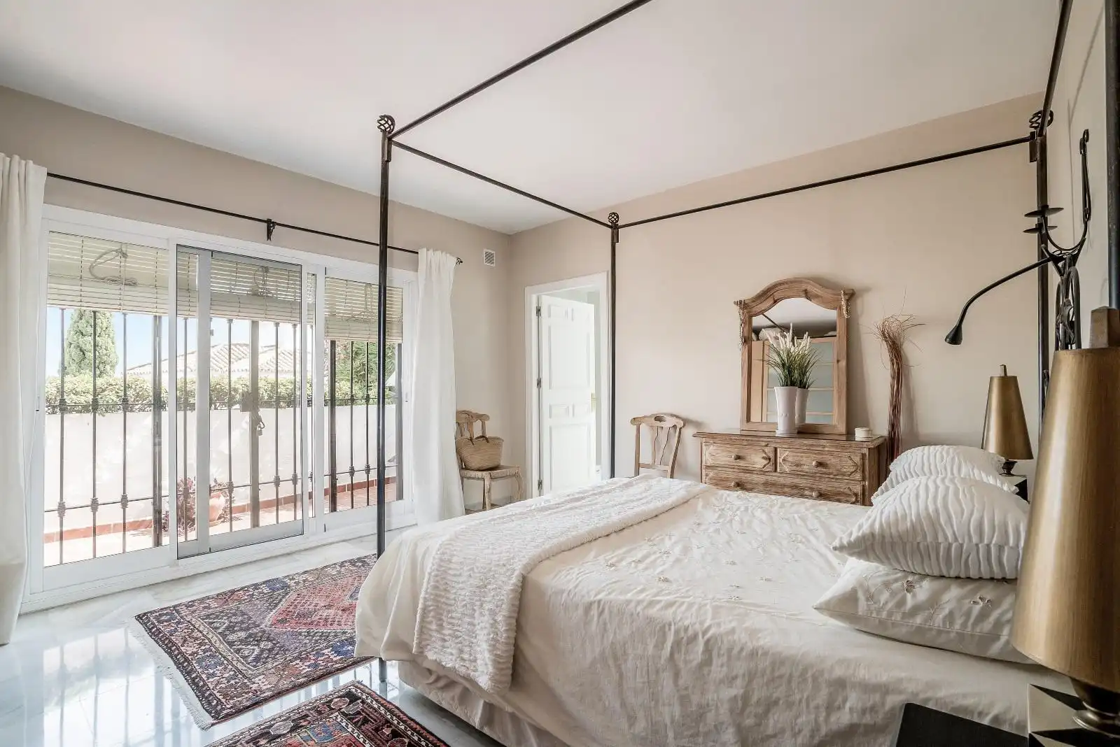 Apartament amb piscina en venda a Benahavís pueblo, imagen 10