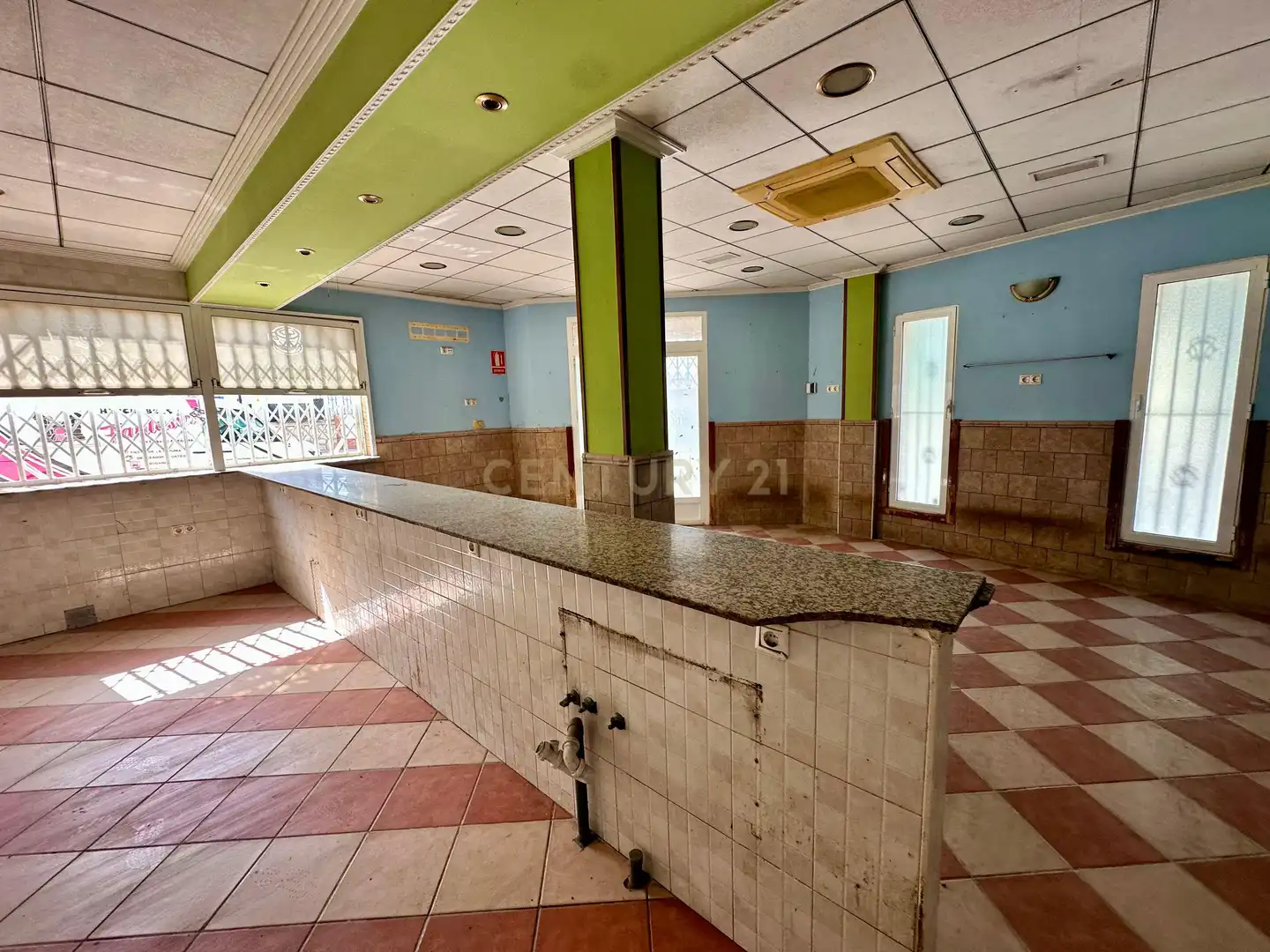Casa adosada en venta en Jacarilla con Balcón
