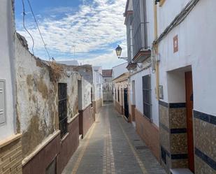 Vista exterior de Residencial en venda en Sanlúcar la Mayor