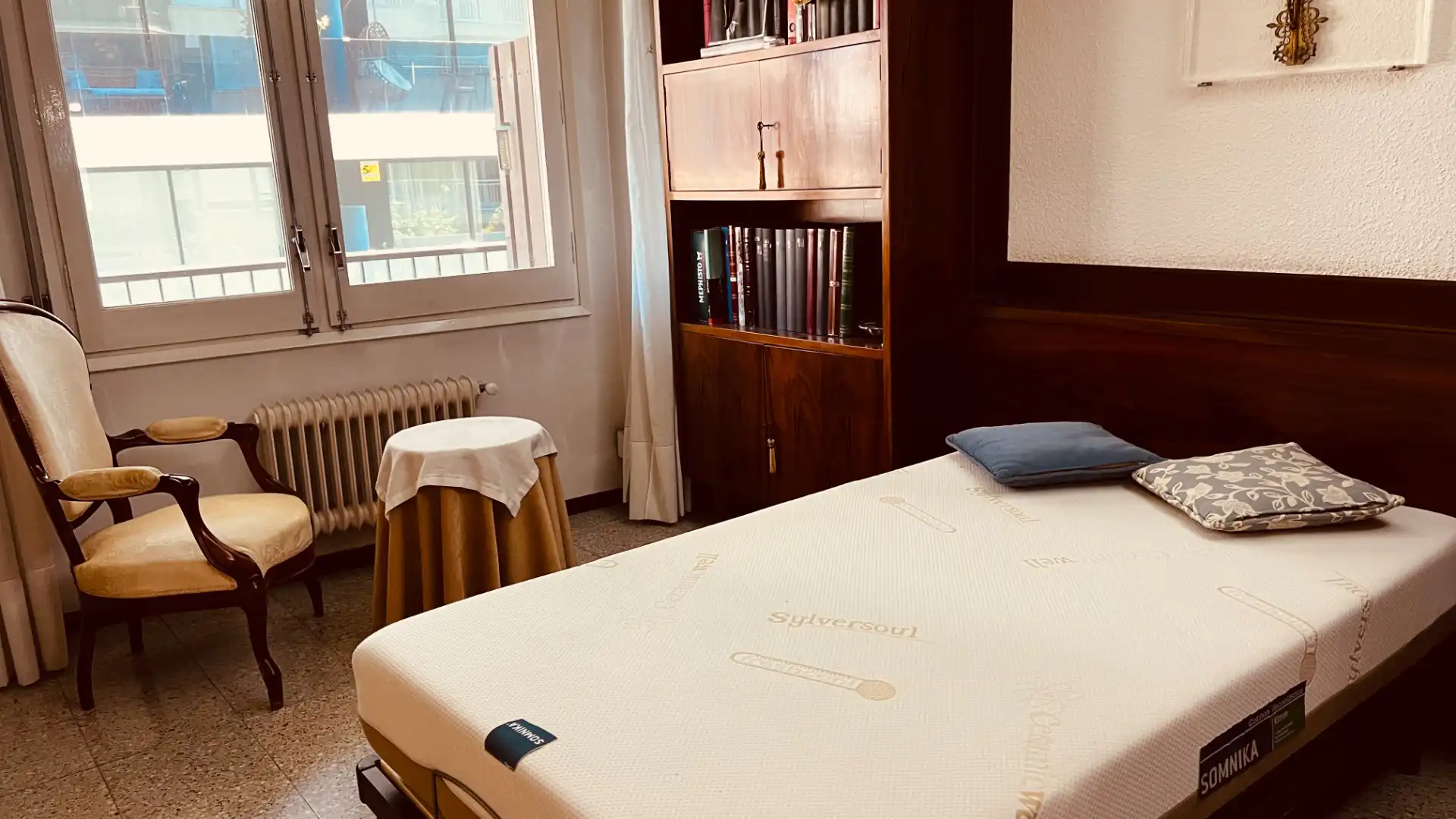 Dormitori de Pis en venda en Girona amb Aire condicionat, Calefacció i Terrassa