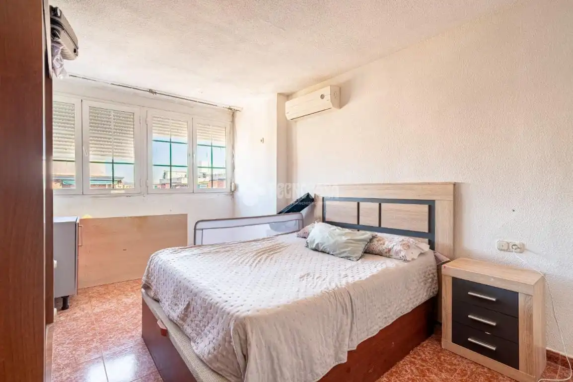 Bedroom of Flat for sale in Granada  with Air Conditioner, Heating and Terrace