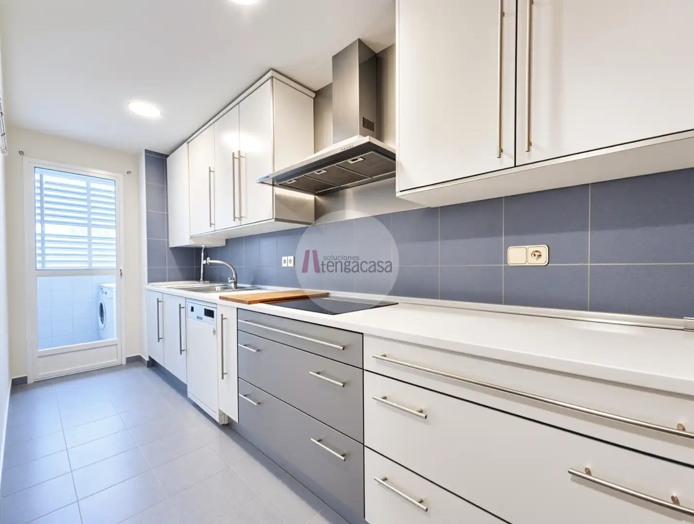 Kitchen of Attic for rent in Pozuelo de Alarcón  with Air Conditioner, Heating and Parquet flooring