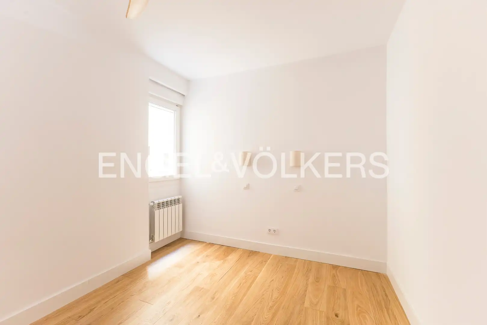 Schlafzimmer von Wohnung zur Miete in Madrid mit Klimaanlage, Heizung und Parkett