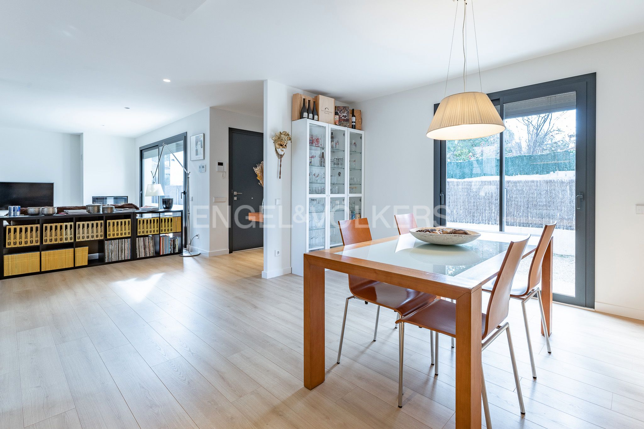 Vista exterior de Casa adosada en venta en Terrassa con Calefacción y Jardín privado