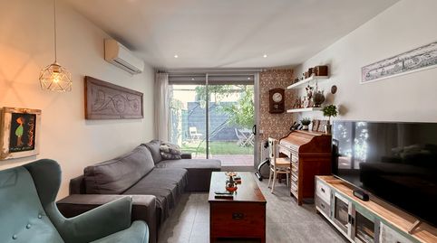 Foto 3 de Casa adosada en venta en Carrer de L'ametller, Centre, Cornellà de Llobregat