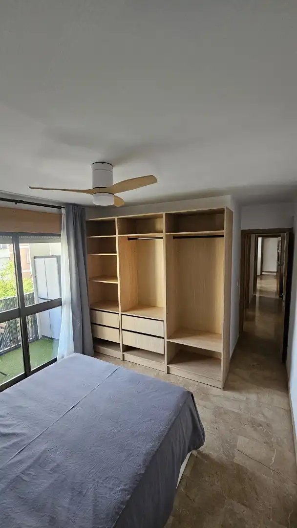 Schlafzimmer von Wohnung zur Miete in Córdoba mit Klimaanlage, Privatgarten und Möbliert