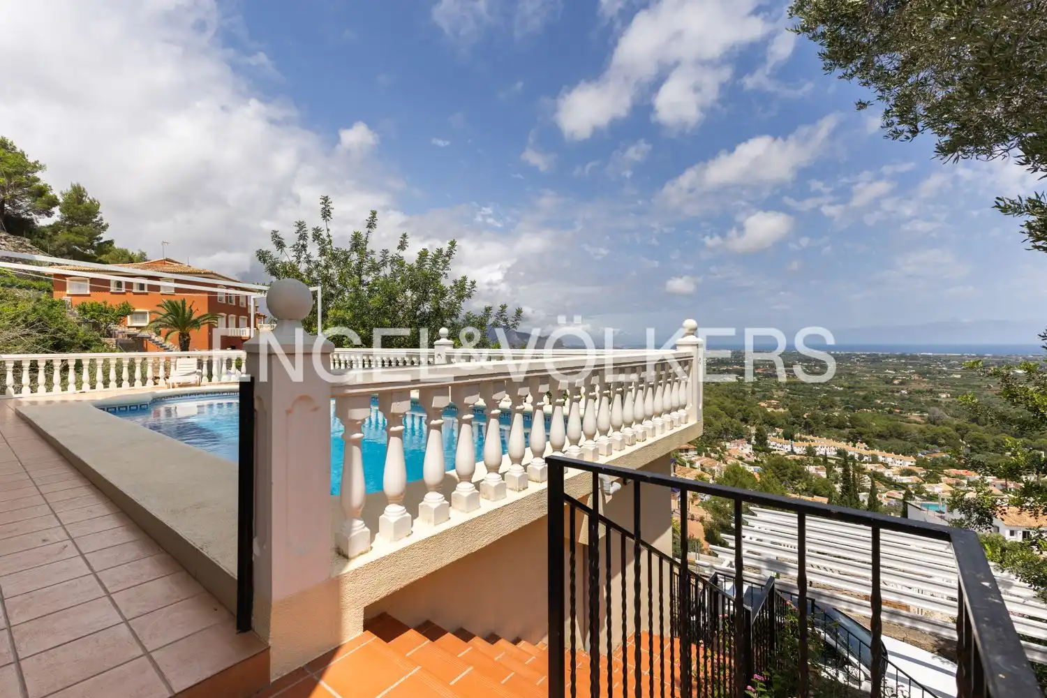 Vista exterior de Casa o xalet en venda en Pedreguer amb Aire condicionat, Calefacció i Jardí privat