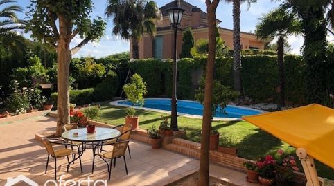 Chalet con piscina privada y jardín en Las Viñas Baeza!