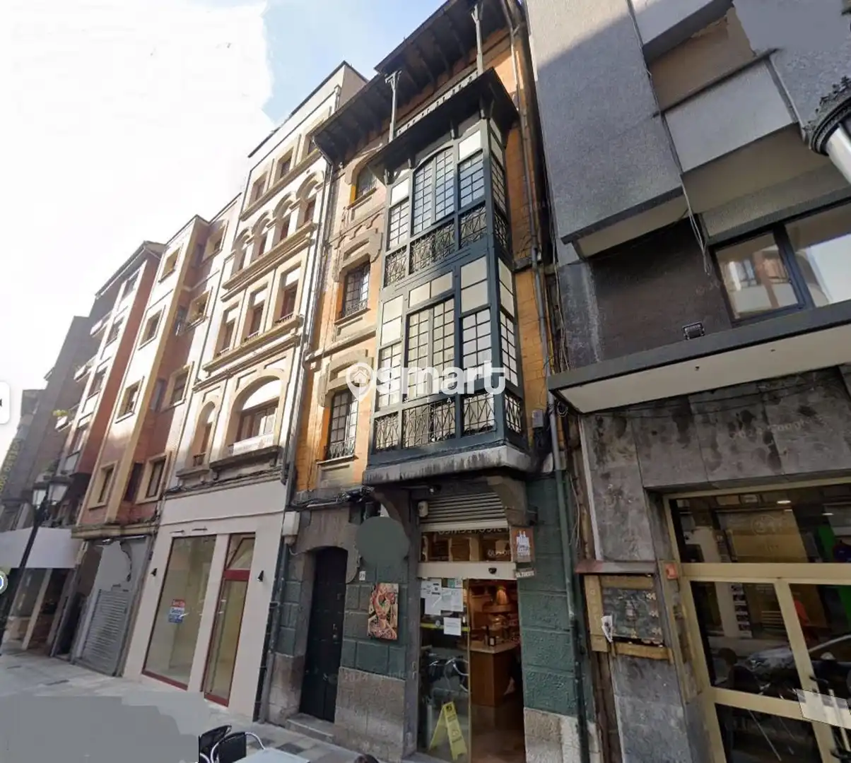Vista exterior de Edificio en venta en Oviedo 