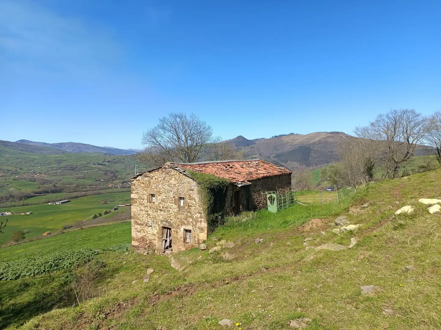 Exterior view of Land for sale in Villacarriedo