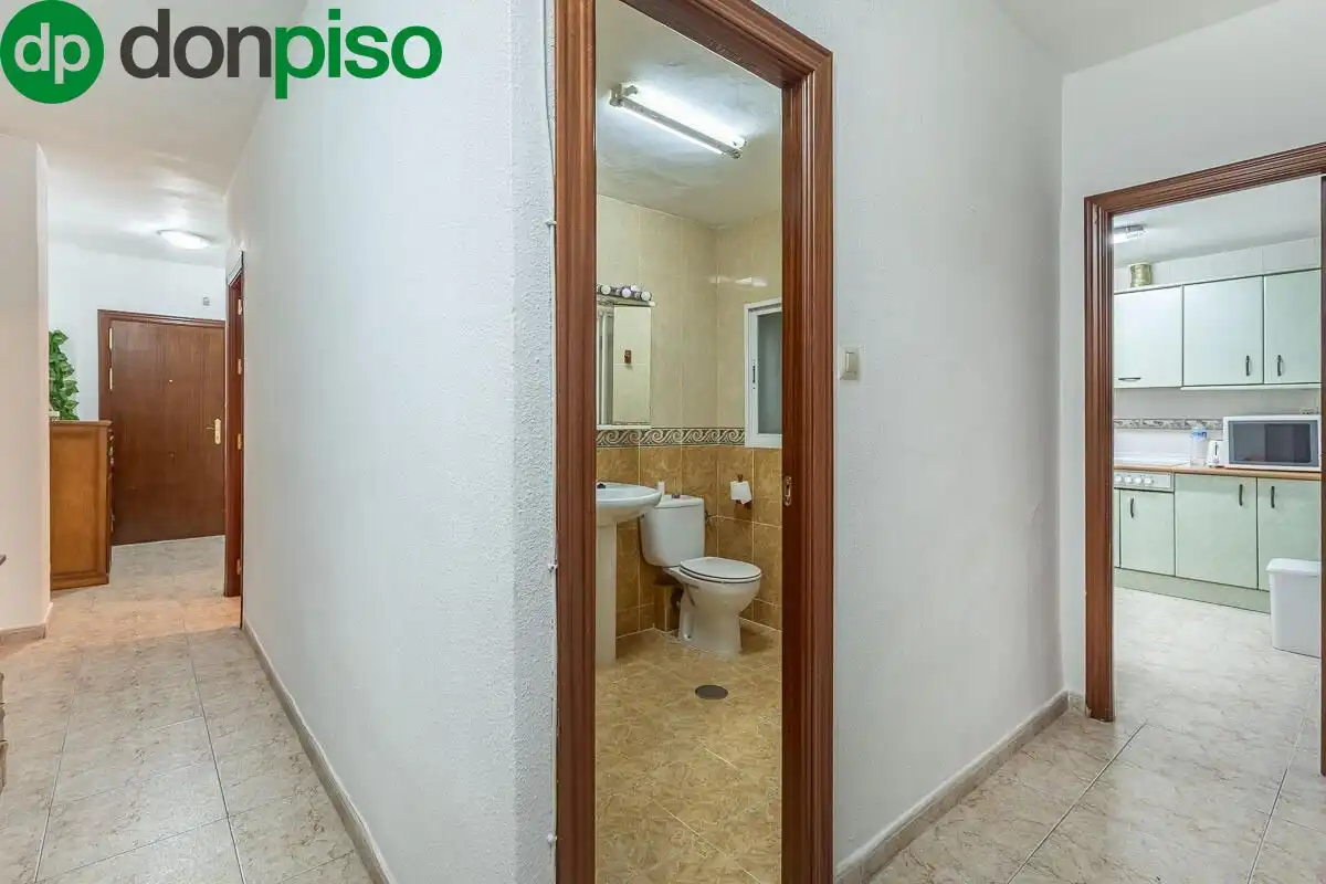 Baño de Piso en venta en Granada con Amueblado