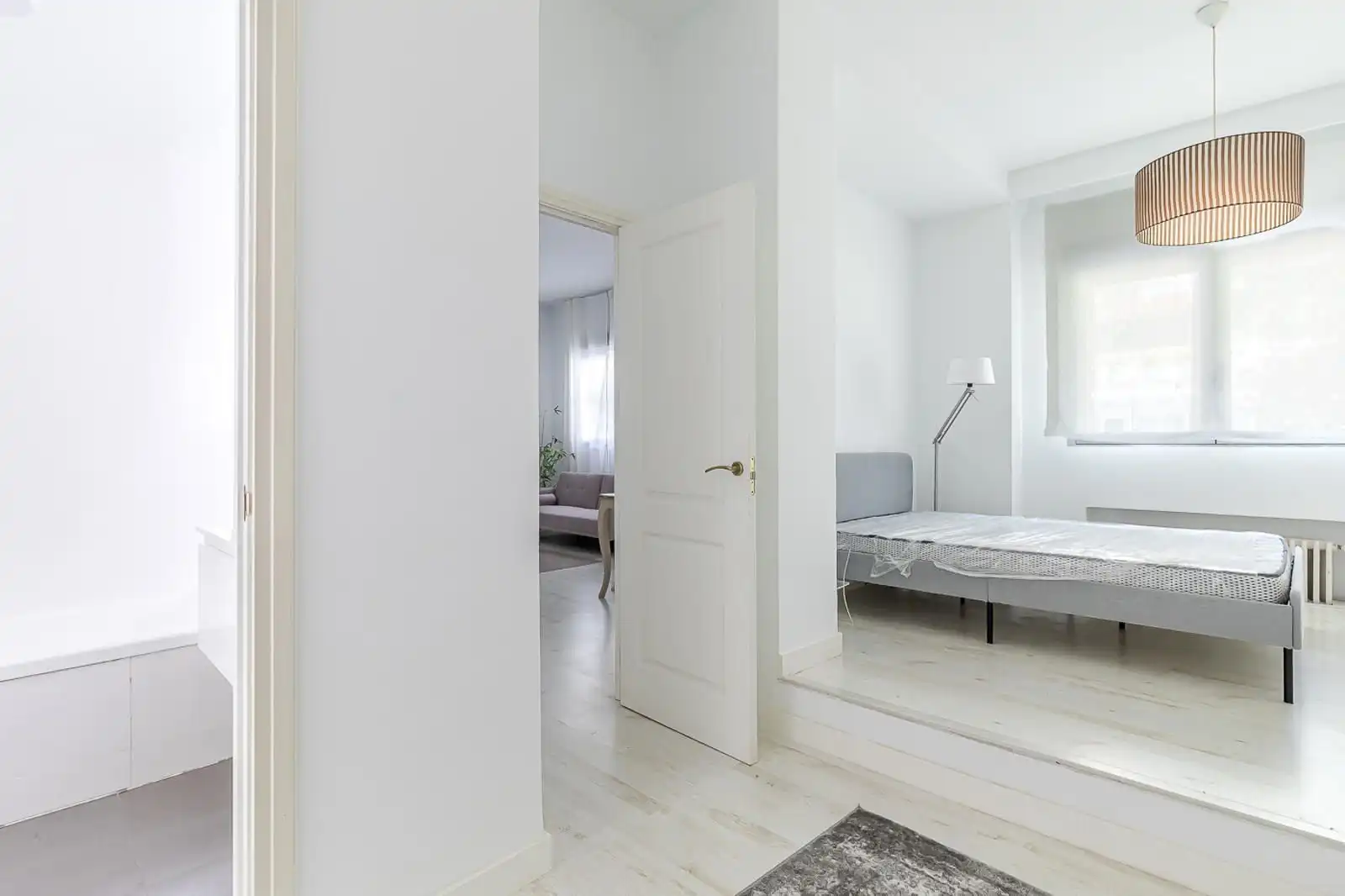 Bedroom of Flat for rent in Madrid  with Furnished and Community pool